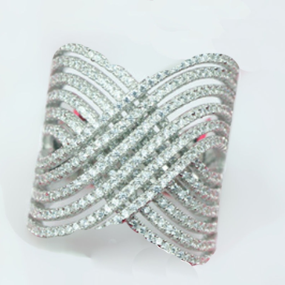 Criss  cross crystal ring size 7